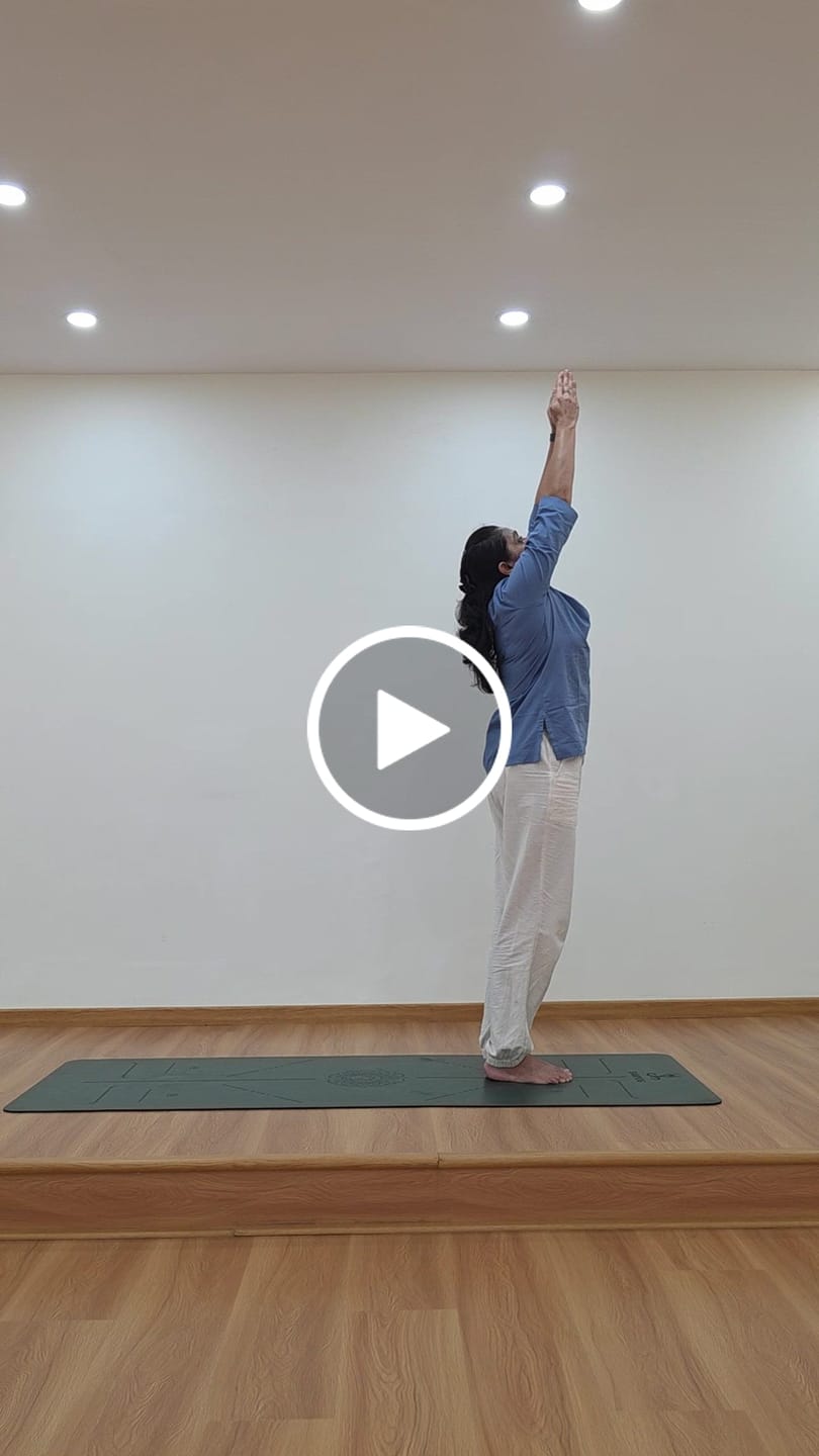 Customer video review of Women English Blue Airy Linen Short Kurta