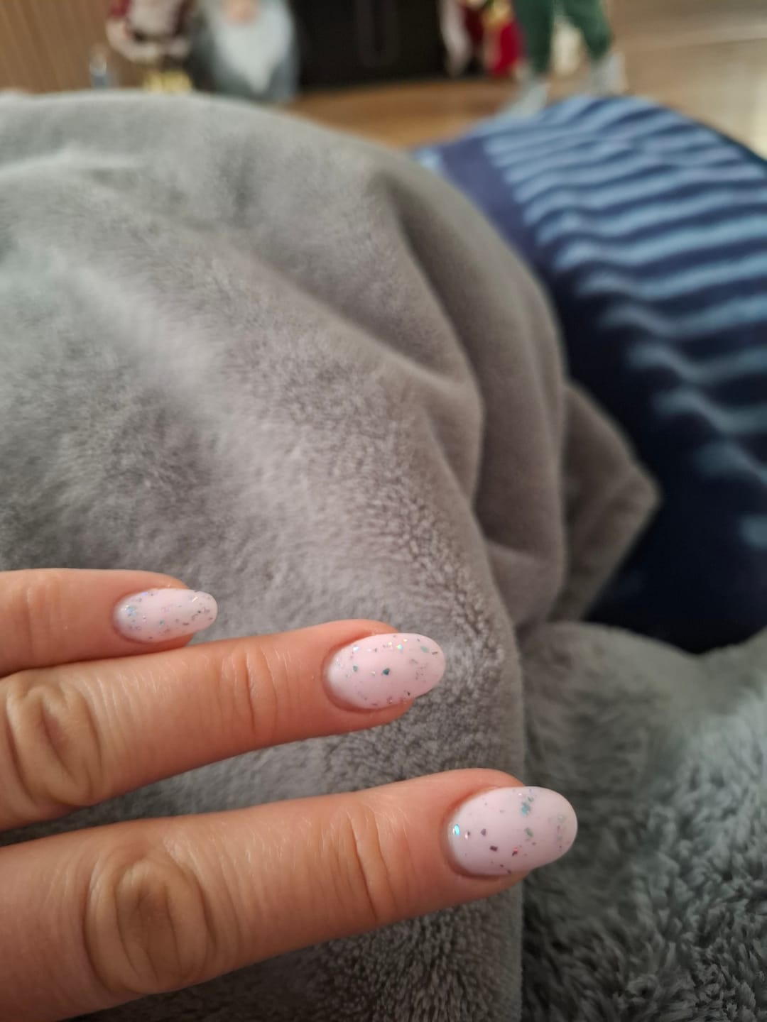 Customer photo review of Semilac Top Coat Flower Flakes T22 UV Gel Polish