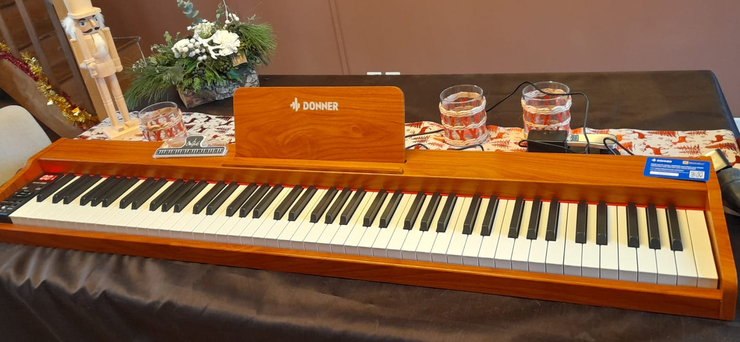 Customer photo review of 【Précommande】Donner DEP-1S Semi-Lesté De Style Bois Piano Numérique【expédition le 5 décembre】