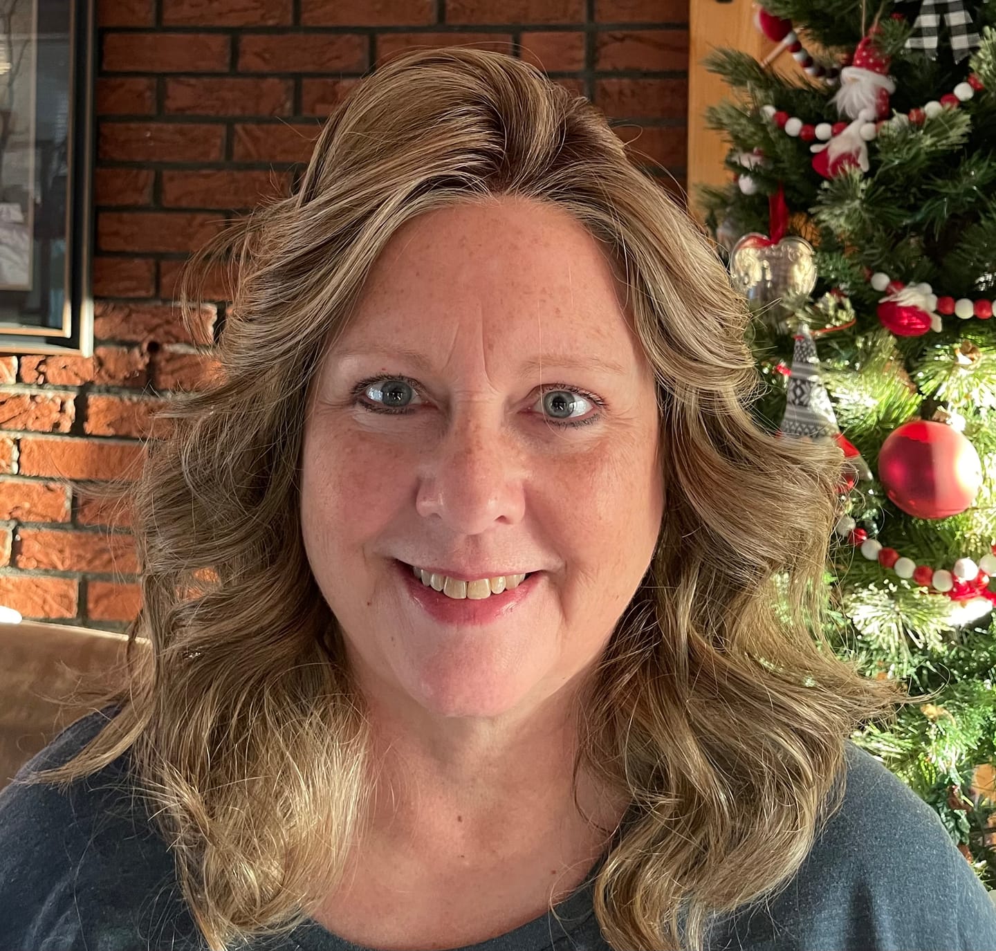 Customer photo review of BOMBSHELL BEAUTY - Walnut Latte