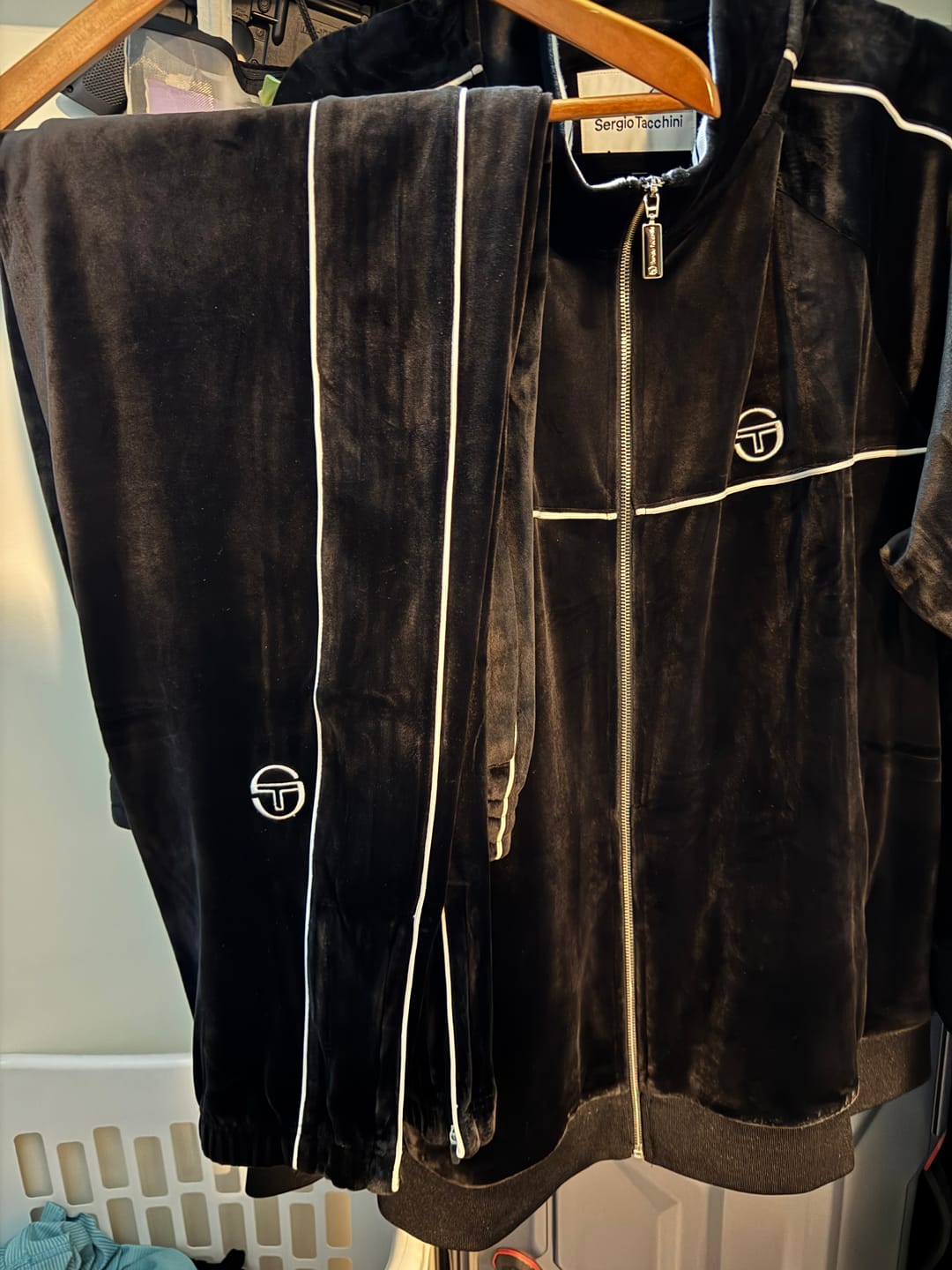 Customer photo review of Lioni Velour Track Pant- Black Beauty