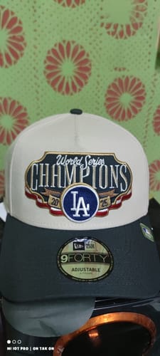 Customer photo review of 9FORTY A-Frame Los Angeles Dodgers MLB World Series Champions 2025 Stone Snapback