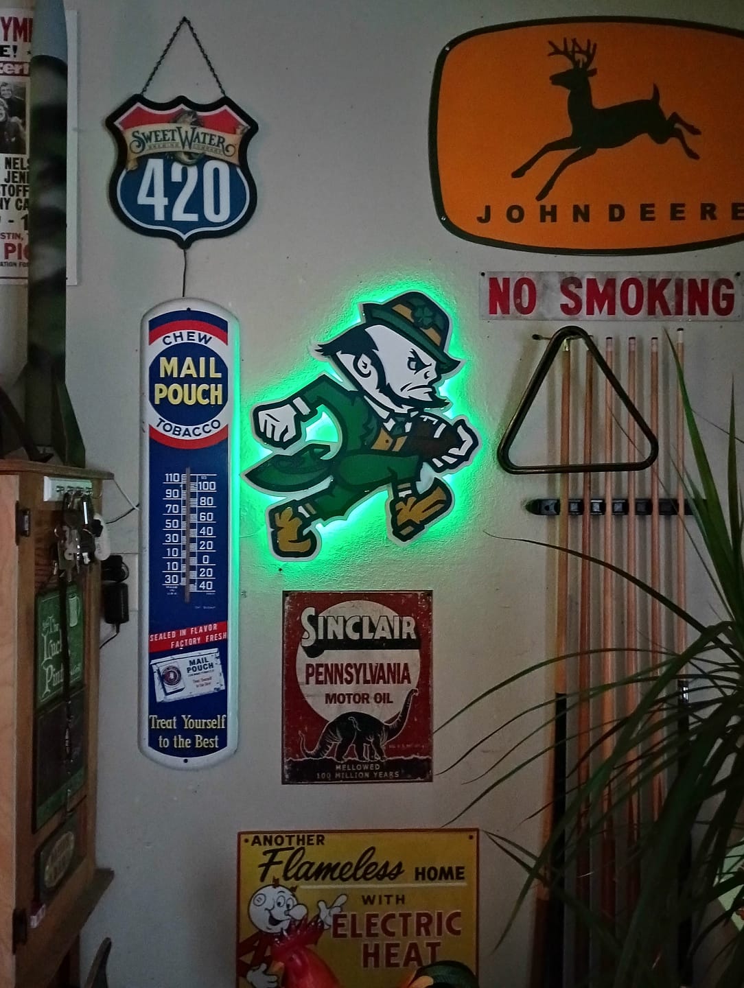 Customer photo review of Notre Dame Fighting Irish Football Leprechaun 3D Vintage Metal Wall Art