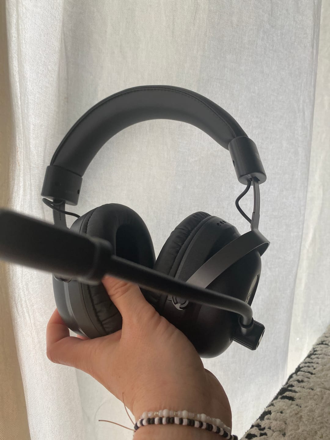 Customer photo review of Commander G Series Wireless Edition - 160 Hour Battery - 7.1 Surround Sound Wireless Gaming Headset - For PC, Playstation 5, PS4, Switch & More