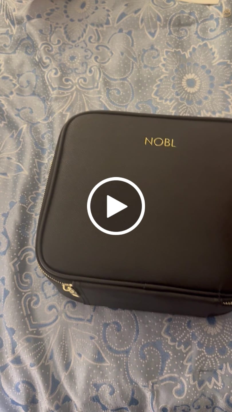 Customer video review of LED Travel Makeup Case