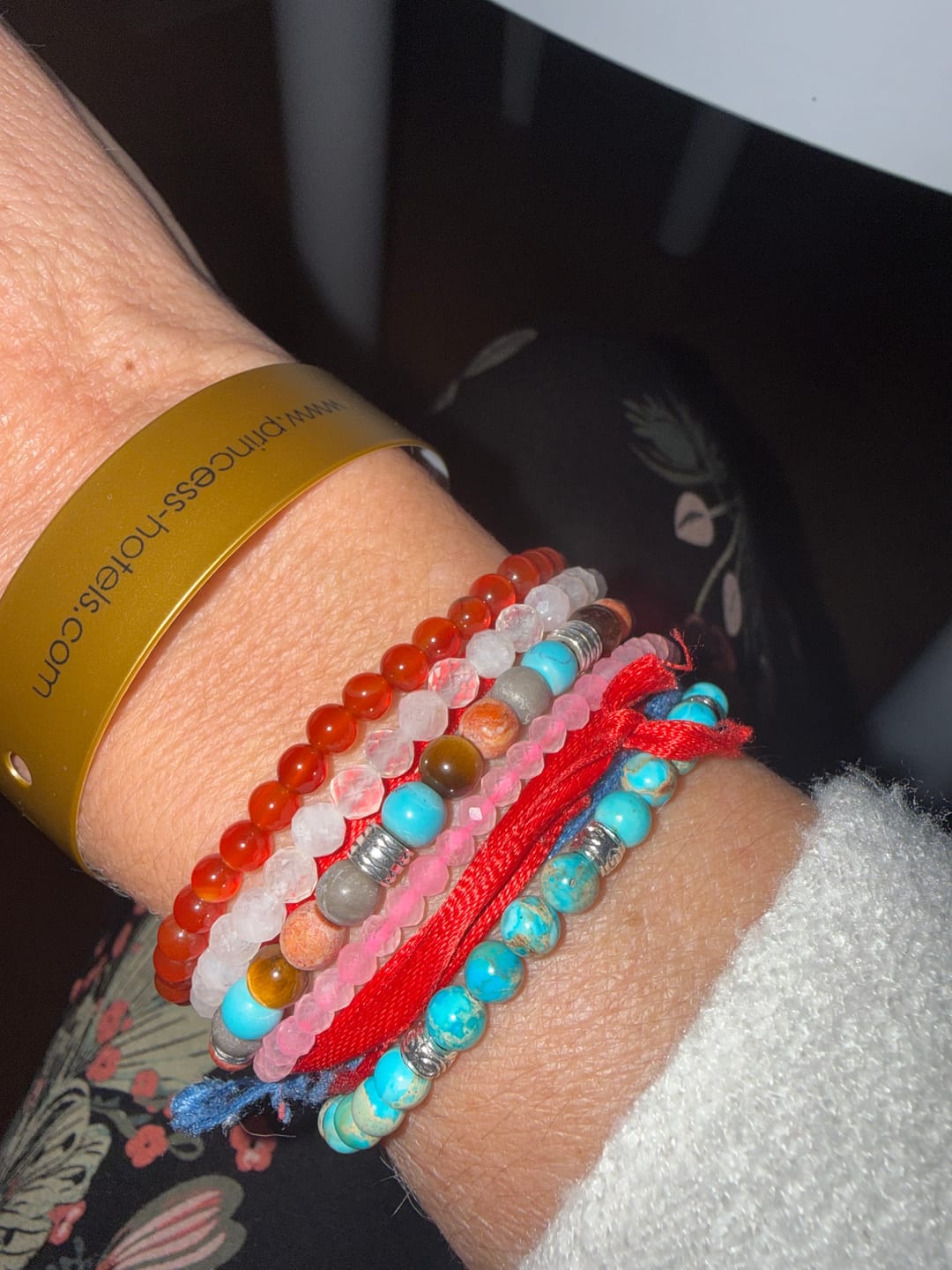 Customer photo review of Tibetisches Energie Armband - Blauer Jaspis