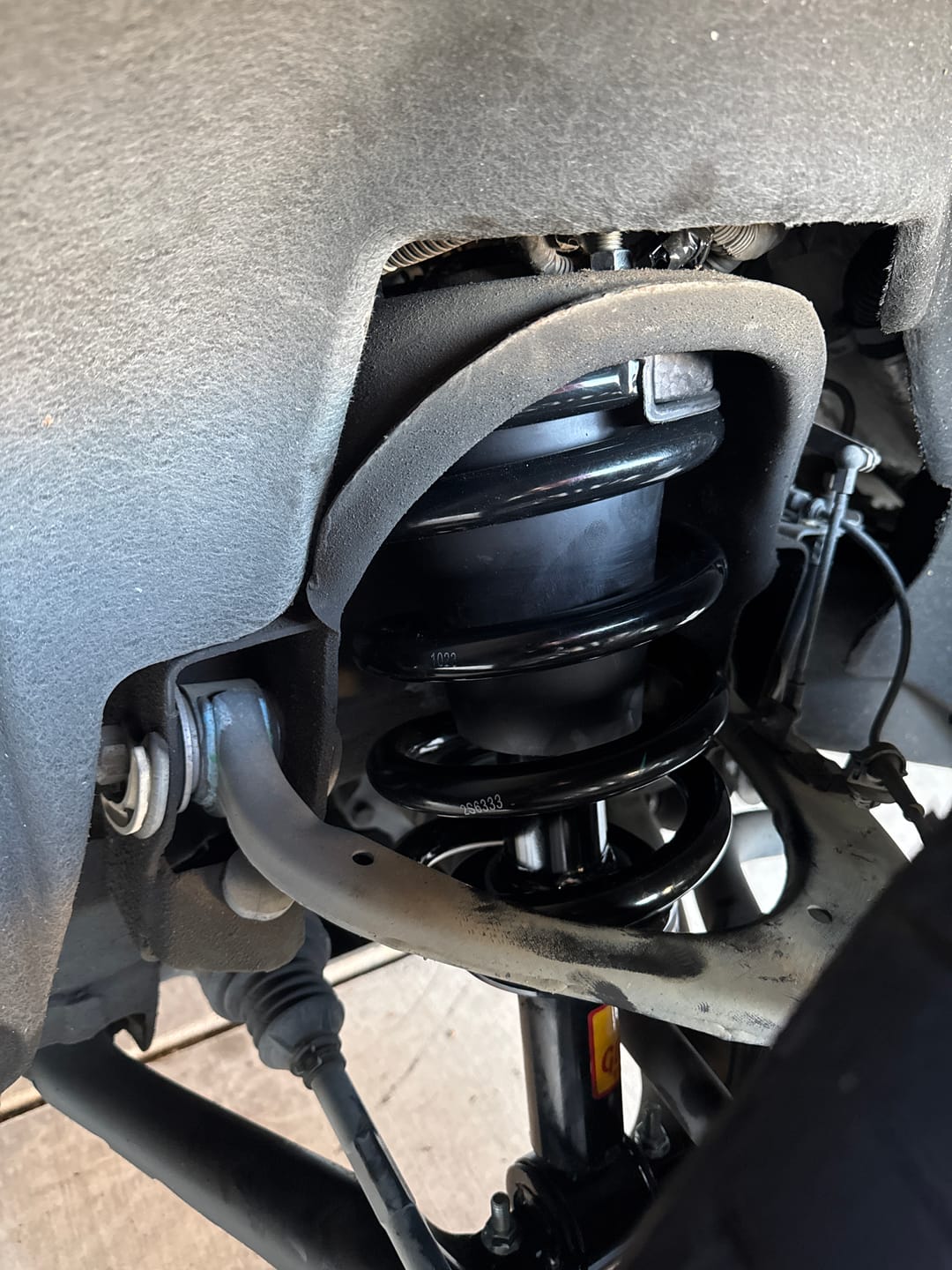 Customer photo review of 2015-2020 Chevrolet Tahoe 4-Wheel Air Suspension Conversion Kit / Delete Kit with Light Out Module (GC44FM)