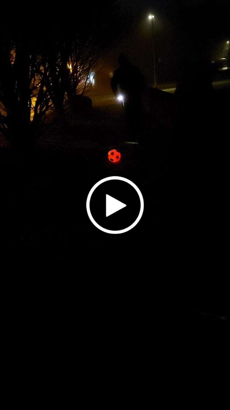 Opinión en vídeo de un cliente sobre el balón de fútbol luminoso LedsMove™