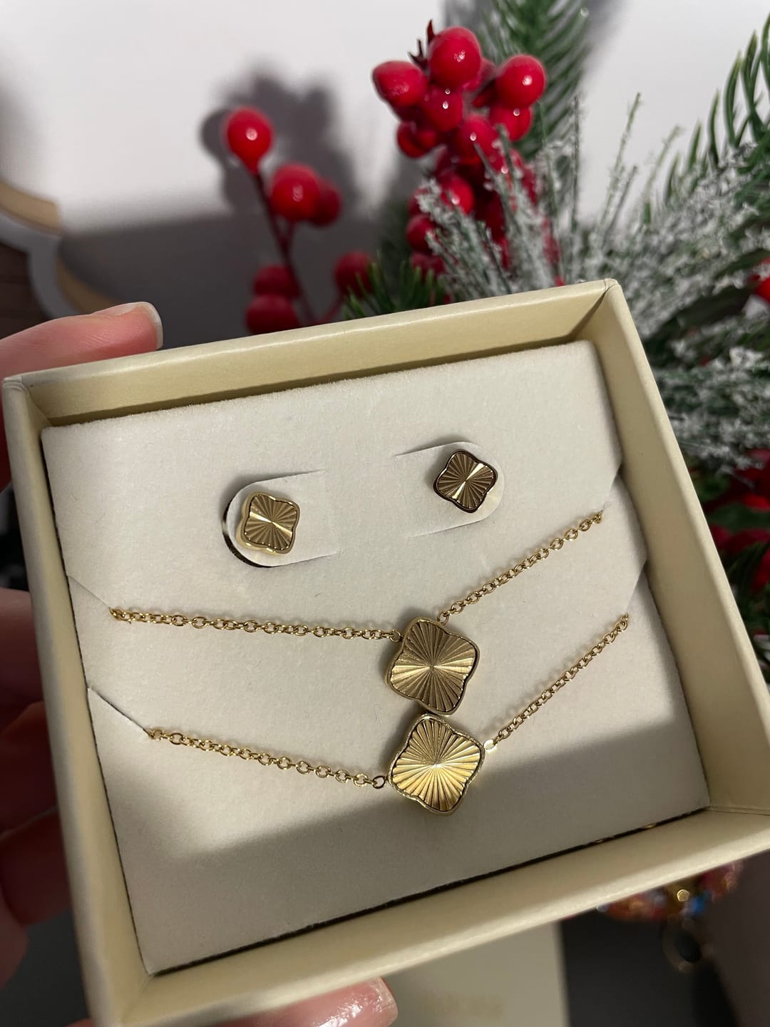 Customer photo review of Flora Gold Set