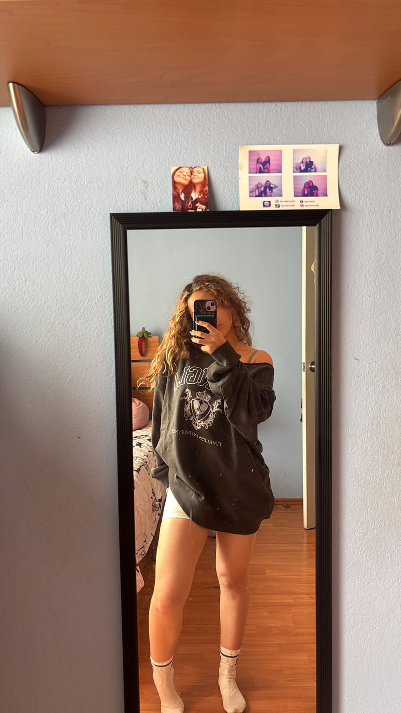 Customer photo review of W5158 - Off-shoulder Pullover