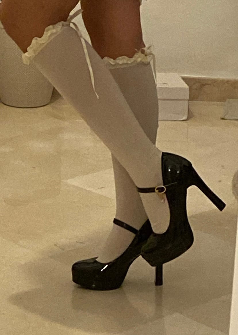 Customer photo review of Black French pointed high heels