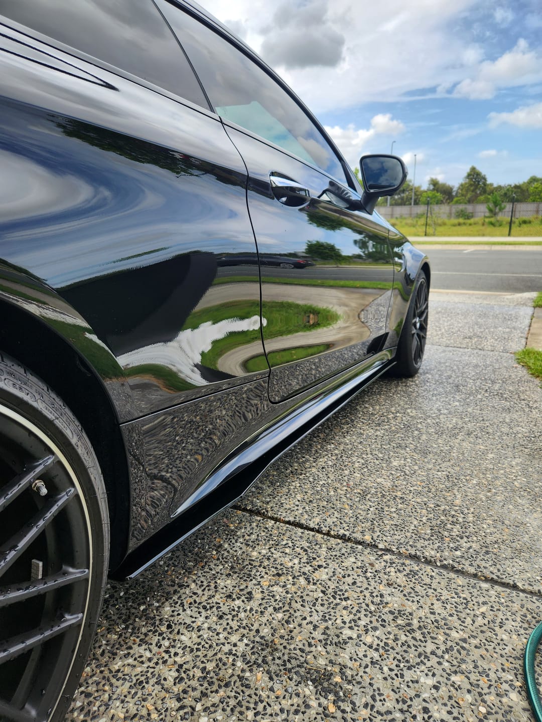Customer photo review of ABS Gloss Black Side Skirt Fit For MERCEDES BENZ【W205/C205/A205/S205】【C200 C250 C300 C43 C63 AMG】2015-2022