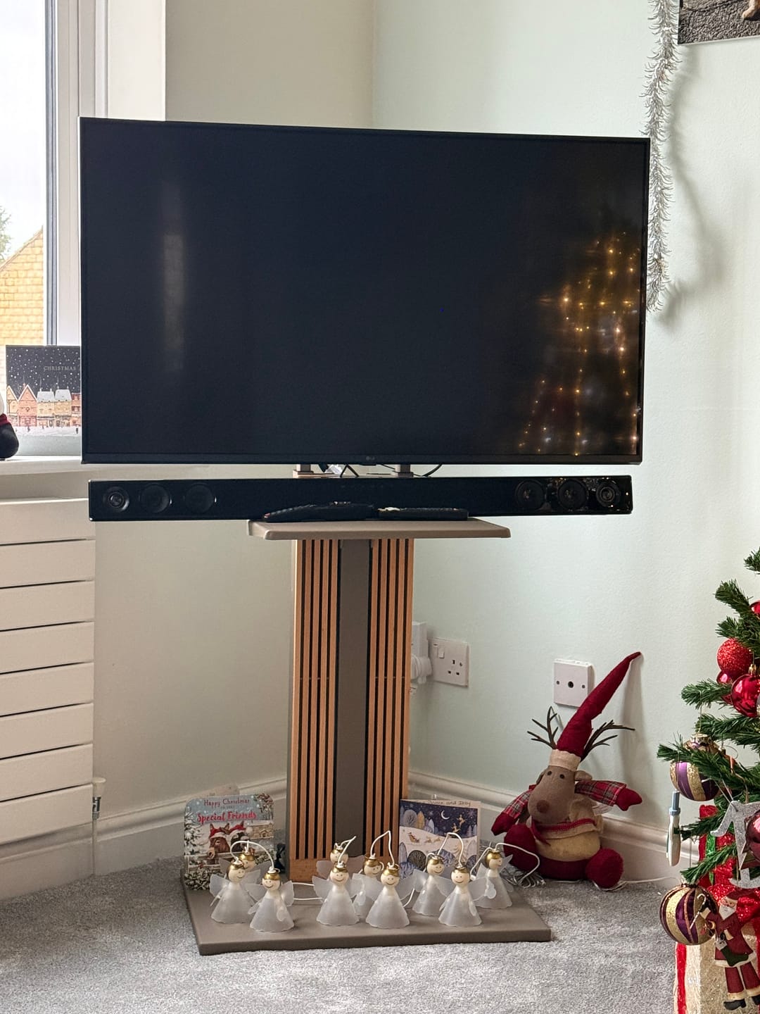 Customer photo review of ZEN FT65 Floor TV Stand