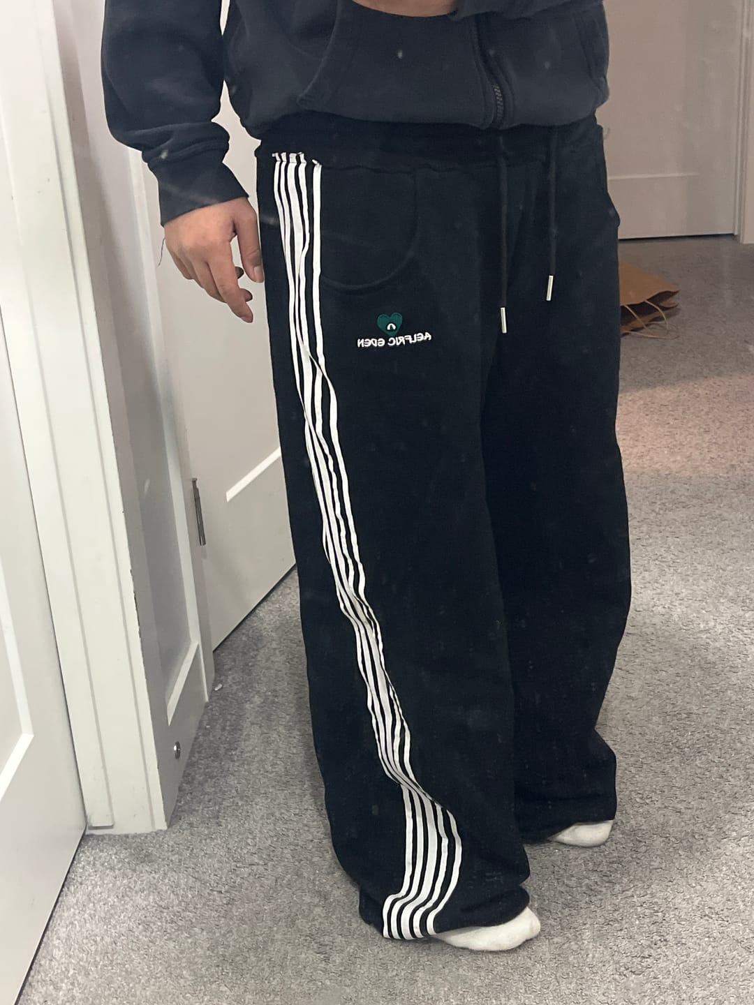Customer photo review of Aelfric Eden Double Waist Baggy Sweatpants