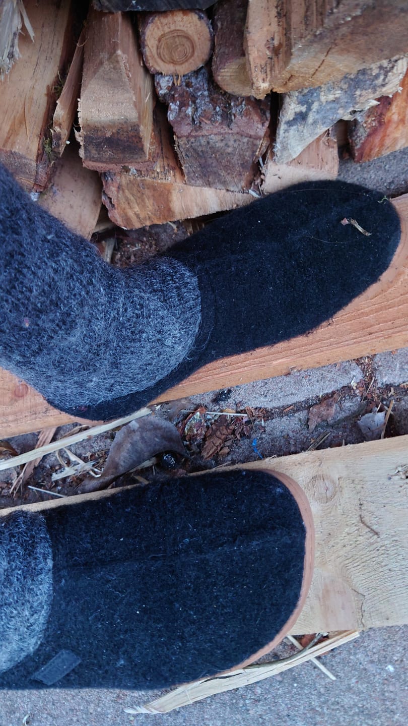 Customer photo review of Vaistoa Toive | Felt Barefoot Slippers