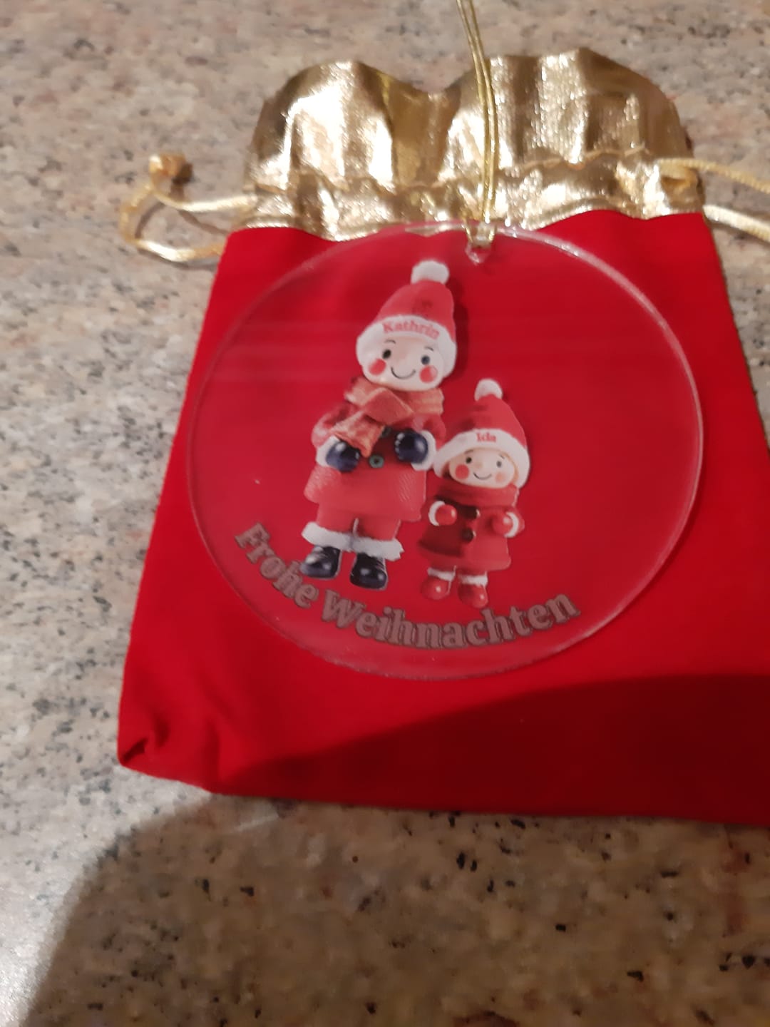 Customer photo review of Familienmitglieder (nur Mama oder Papa) 2-8 Personen - Personalisierter Baumschmuck
