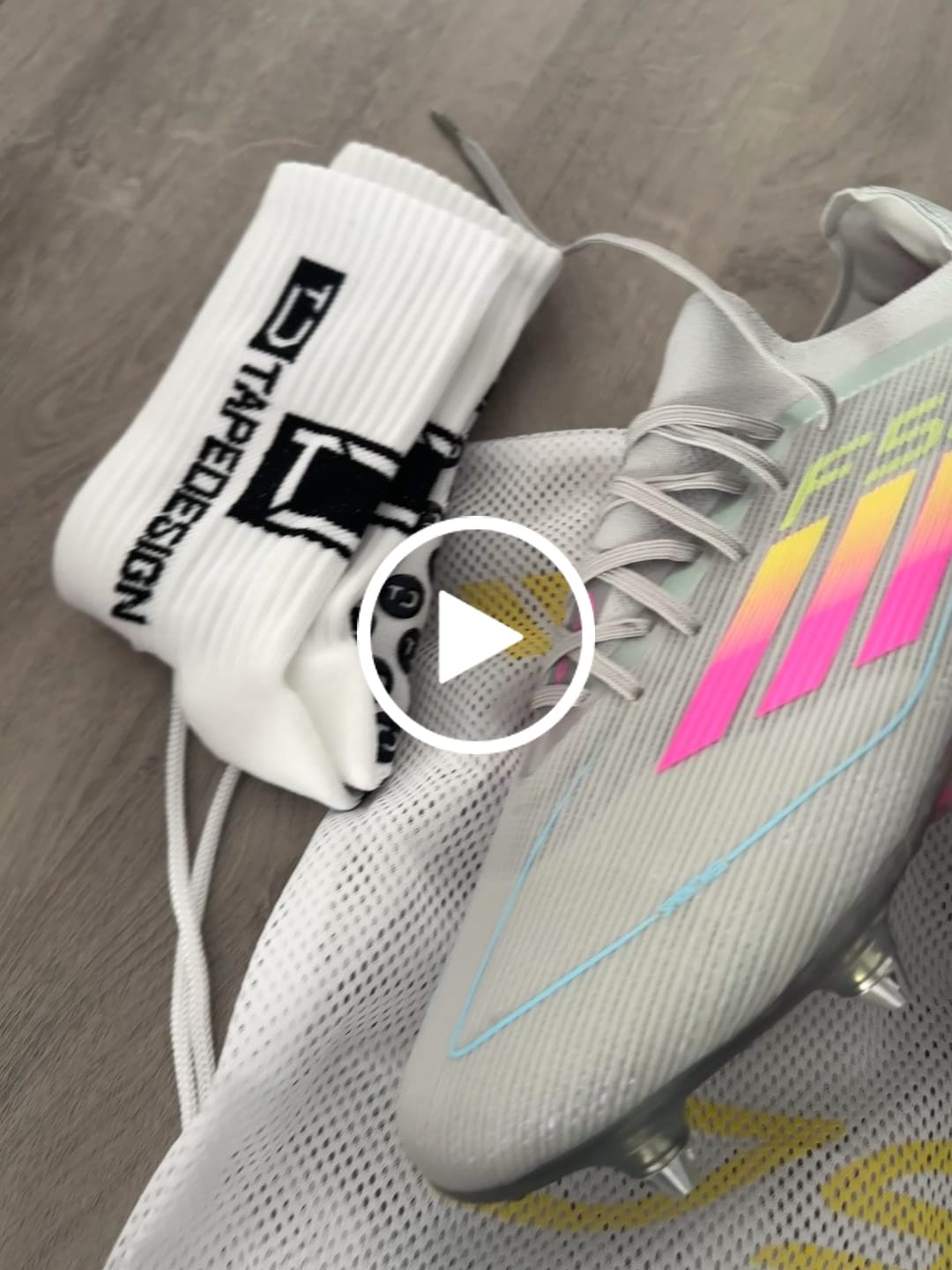 Customer video review of F50 Elite SG - Gris/Vert/Jaune/Rose