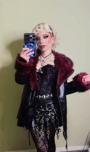 Customer photo review of Sweetheart neck metal chain skull applique zip-up mini skirt