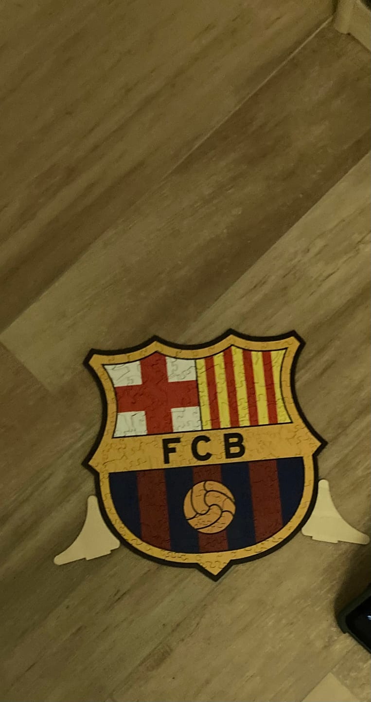 Customer photo review of FC Barcelona® Logo - Holzpuzzle