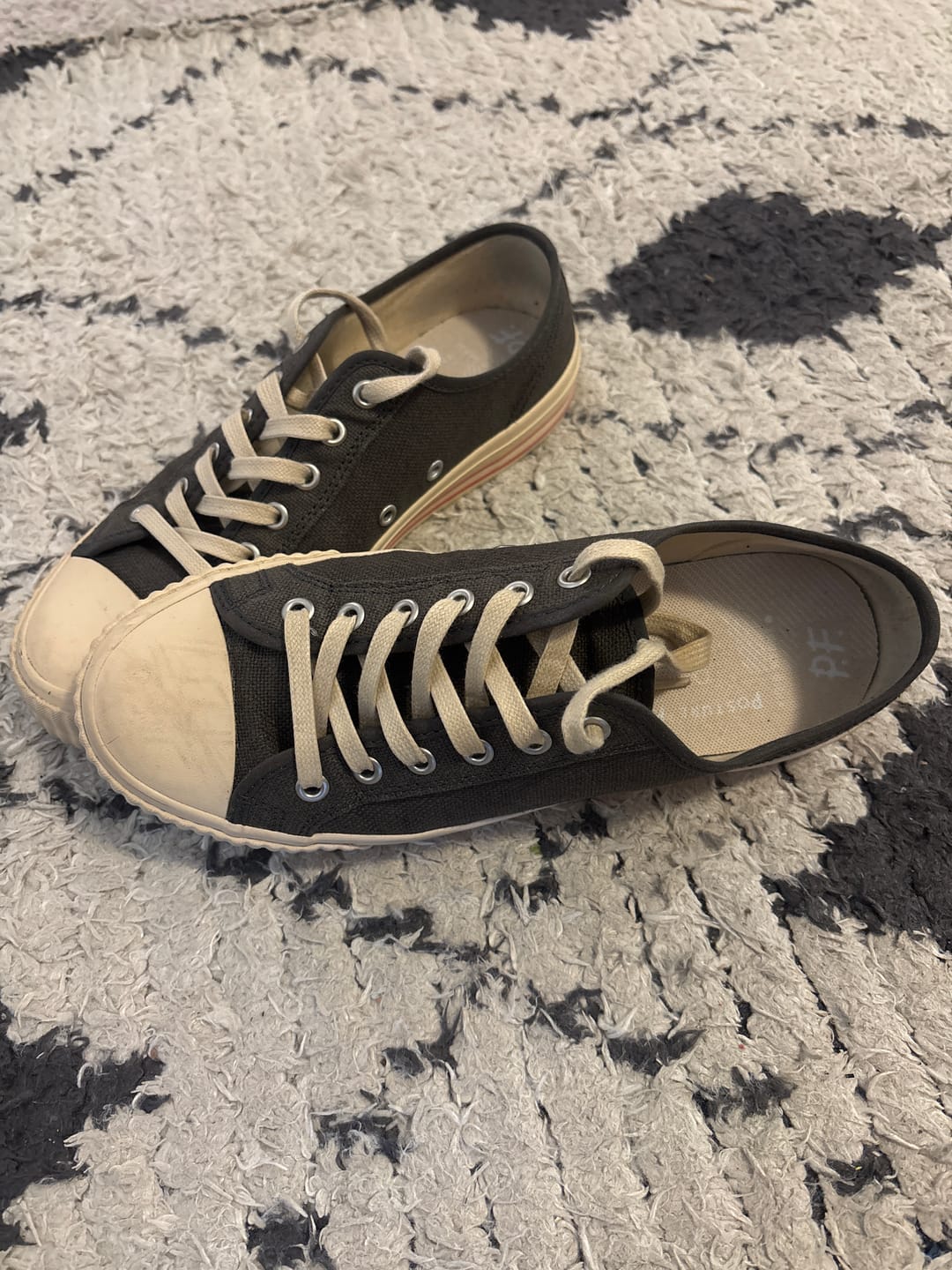 Customer photo review of Center Low-Top Black/Biscotti