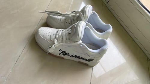 Recensione con foto di un cliente su Sneakers Off-White "For Walking"
