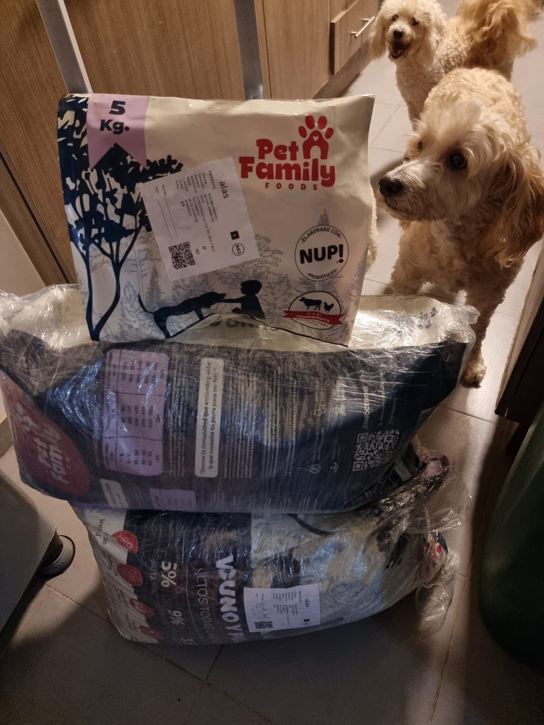 Customer photo review of PetFamily Cookies