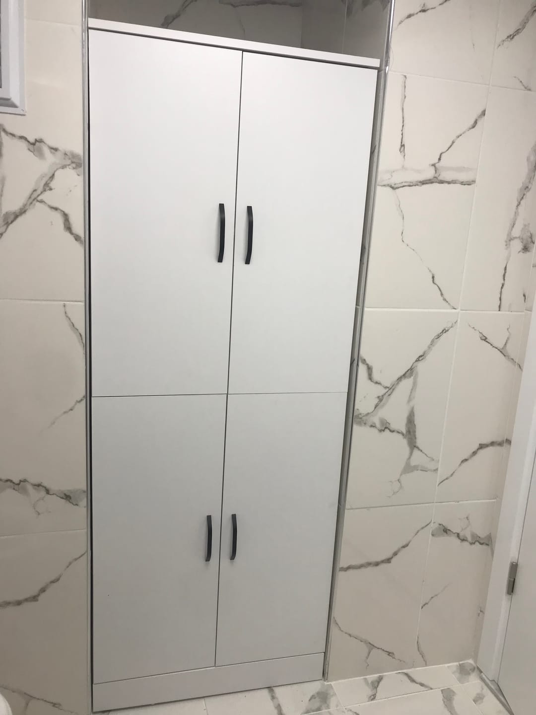 Customer photo review of Rani KD109 Çamaşır Makinesi Dolabı 4 Kapaklı 2 Raflı Banyo Dolabı Beyaz