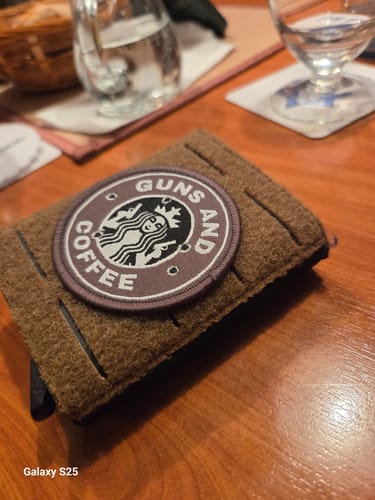 Customer photo review of Tactical Wallet inkl. 3x Patch + Münzfach - Coyote