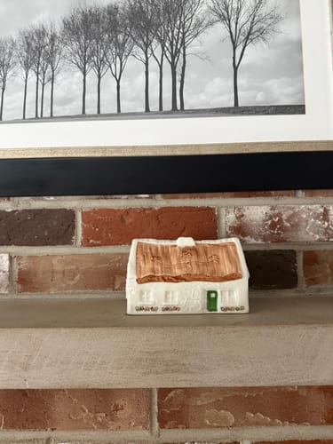 Customer photo review of Belleek Classic Quiet Man Cottage