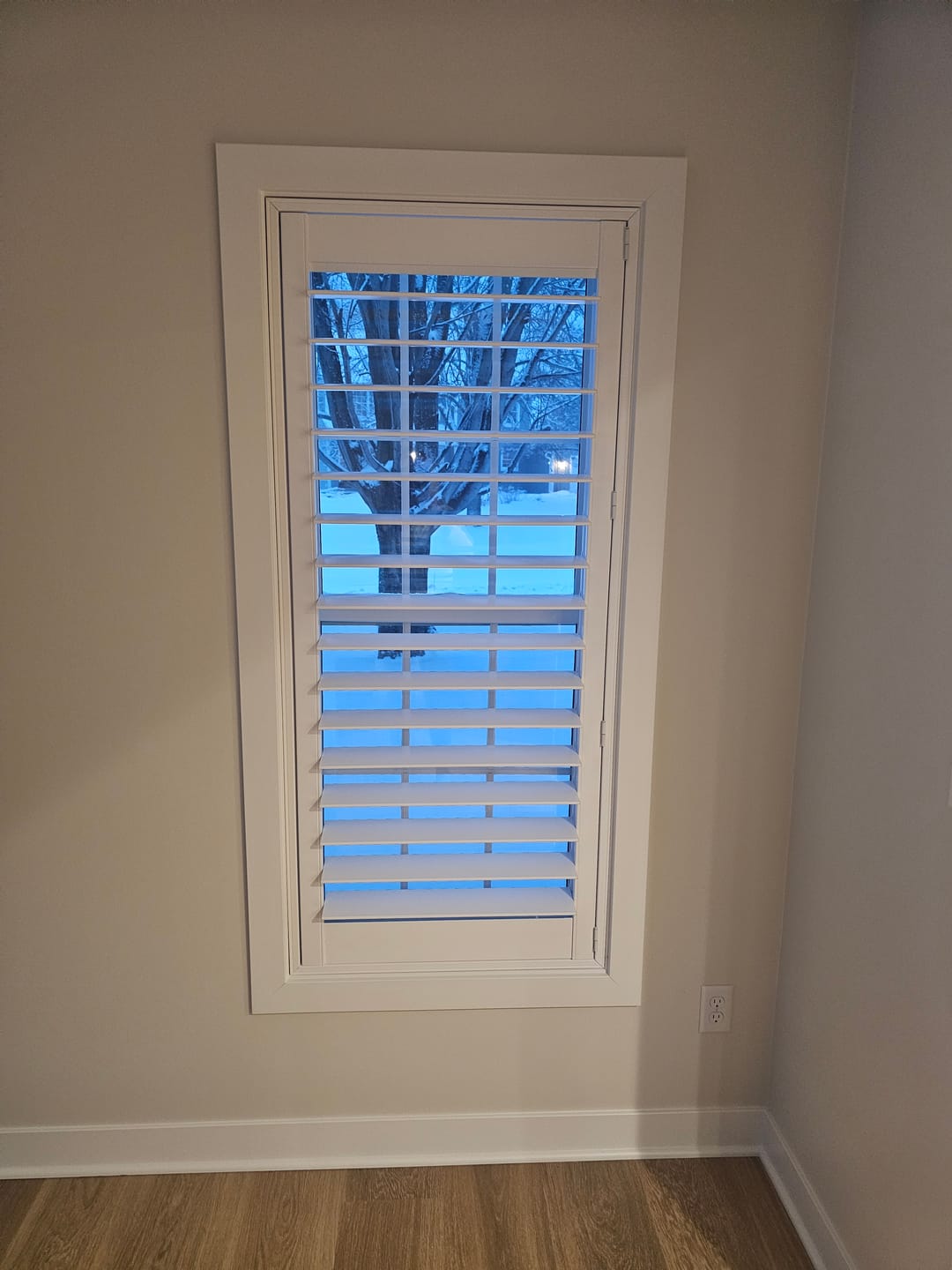 Customer photo review of Economy Polyresin Plantation Shutter