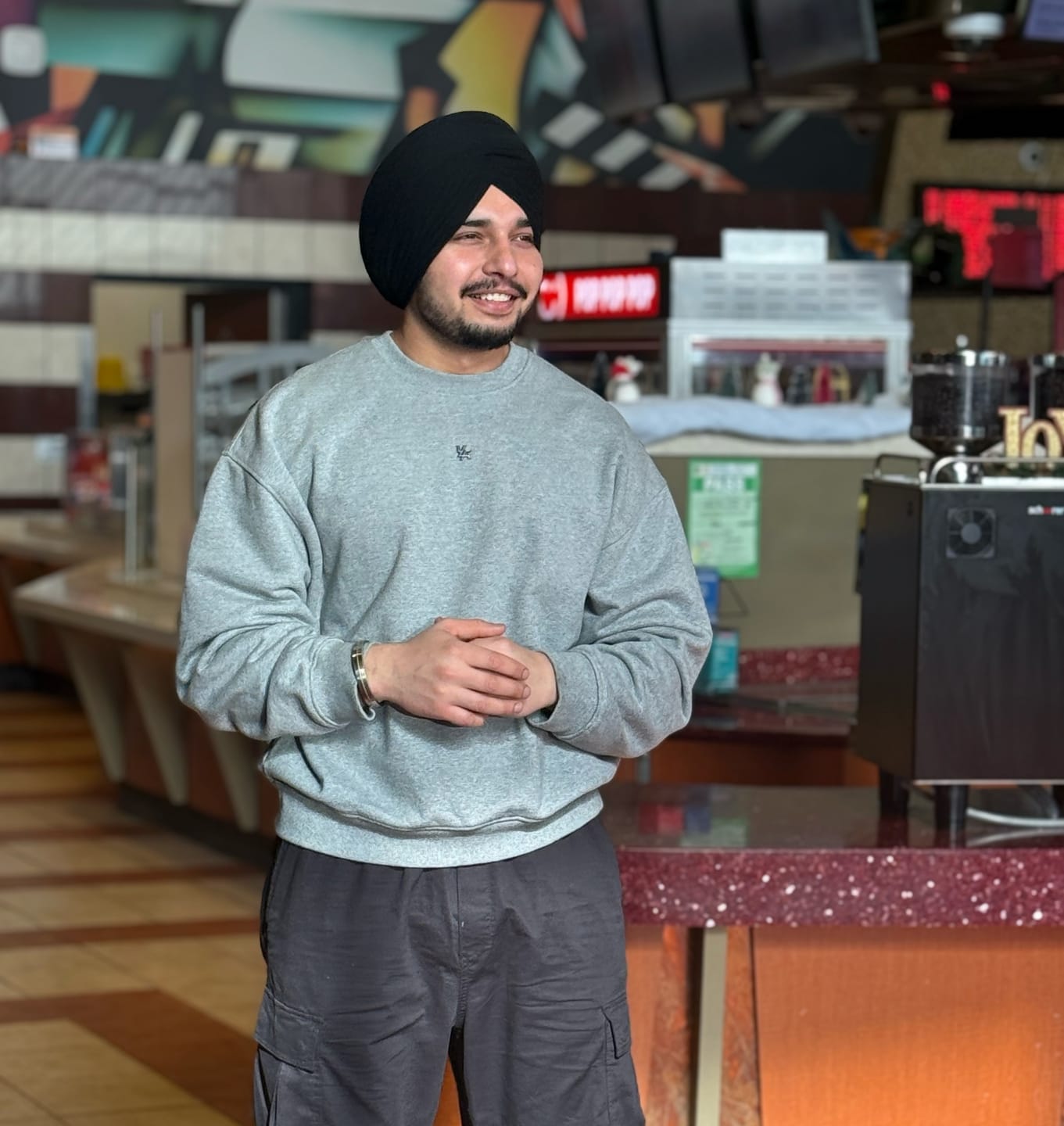 Customer photo review of 5095 - Elevated Essentials - Crewneck
