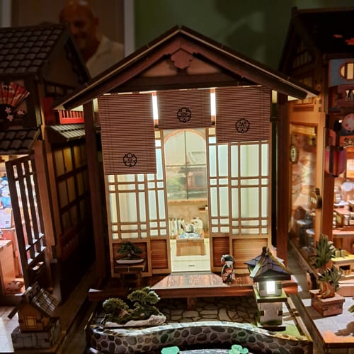 Customer photo review of Moss-Lantern Harmony Garden DIY Book Nook Kit