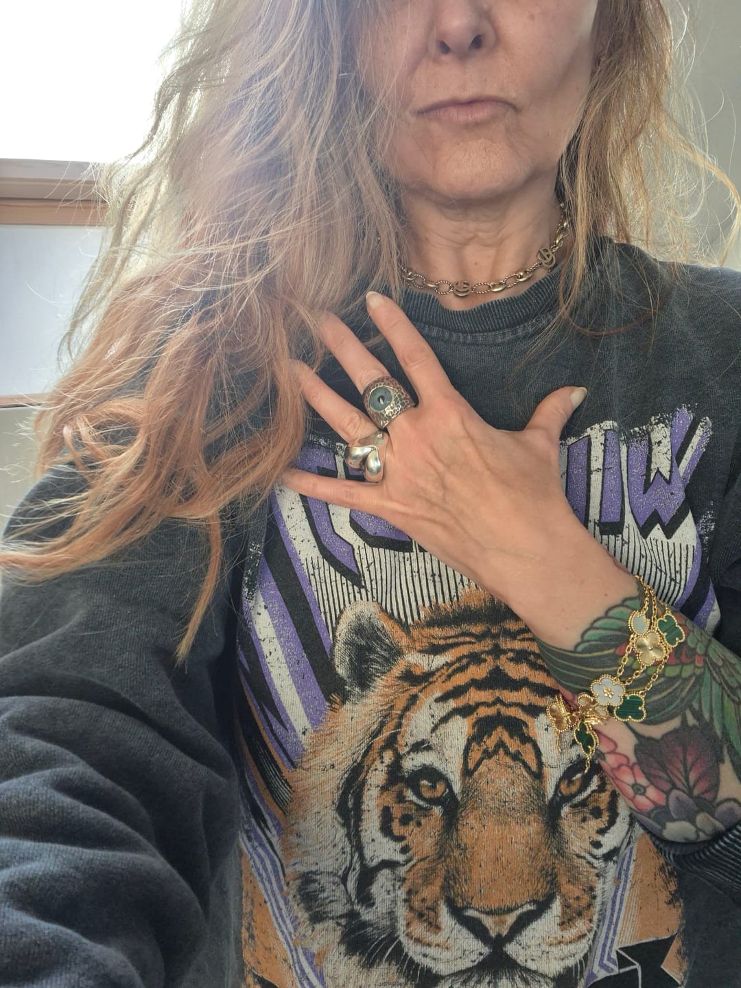 Customer photo review of Thorns & Roses Hand Painted Blue Silver Eye Ring