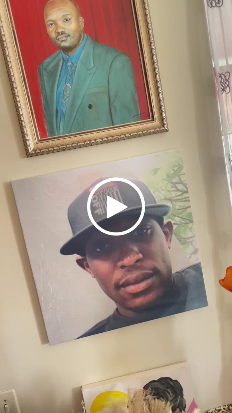 Customer video review of Single Square Canvas Options (All sizes)