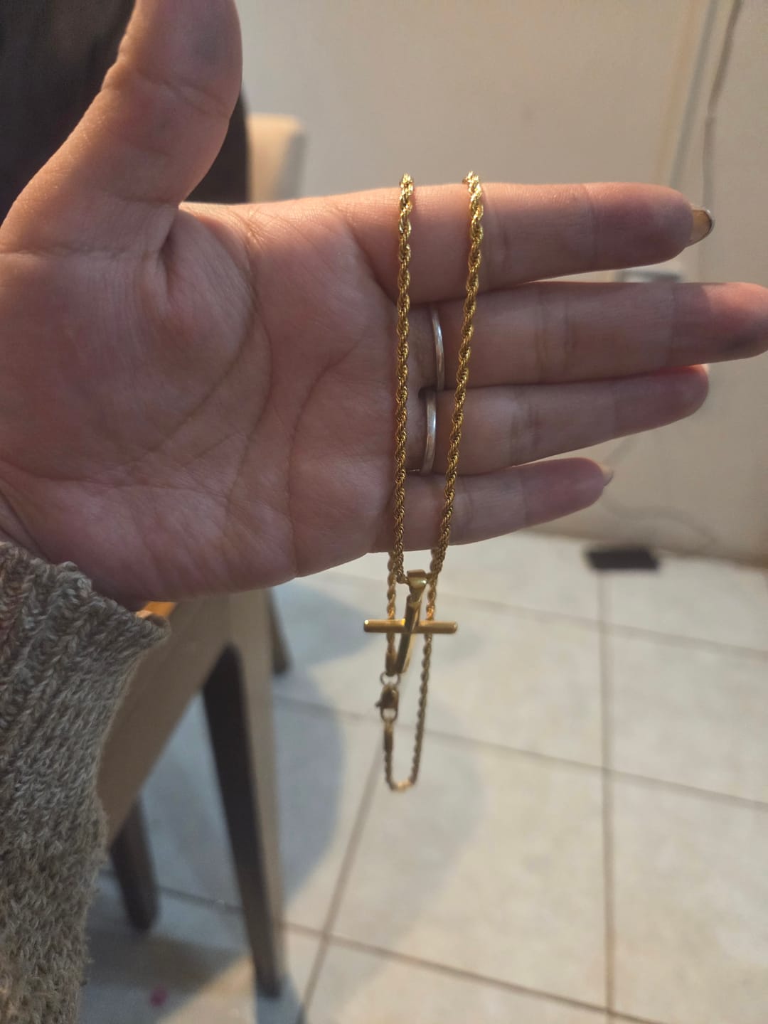 Customer photo review of Crucifix Pendant Oro