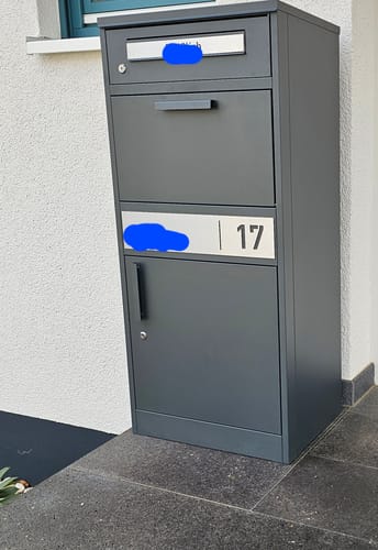 Customer photo review of Paketbox PB1 mit Briefkasten | anthrazit - RAL7016 | personalisiert mit Edelstahl-Schild