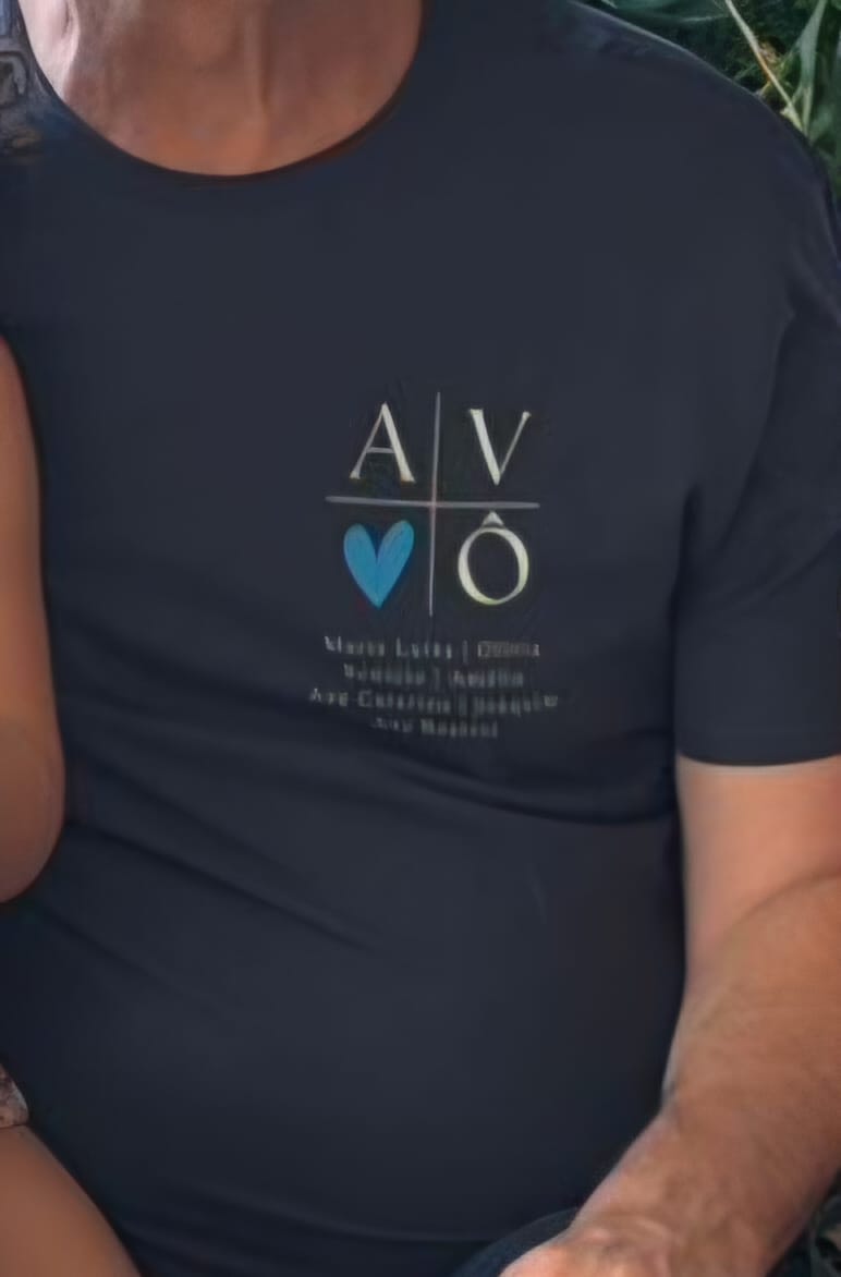 Customer photo review of Camiseta Personalizada AVÔ MINIMALISTA - Algodão 100%