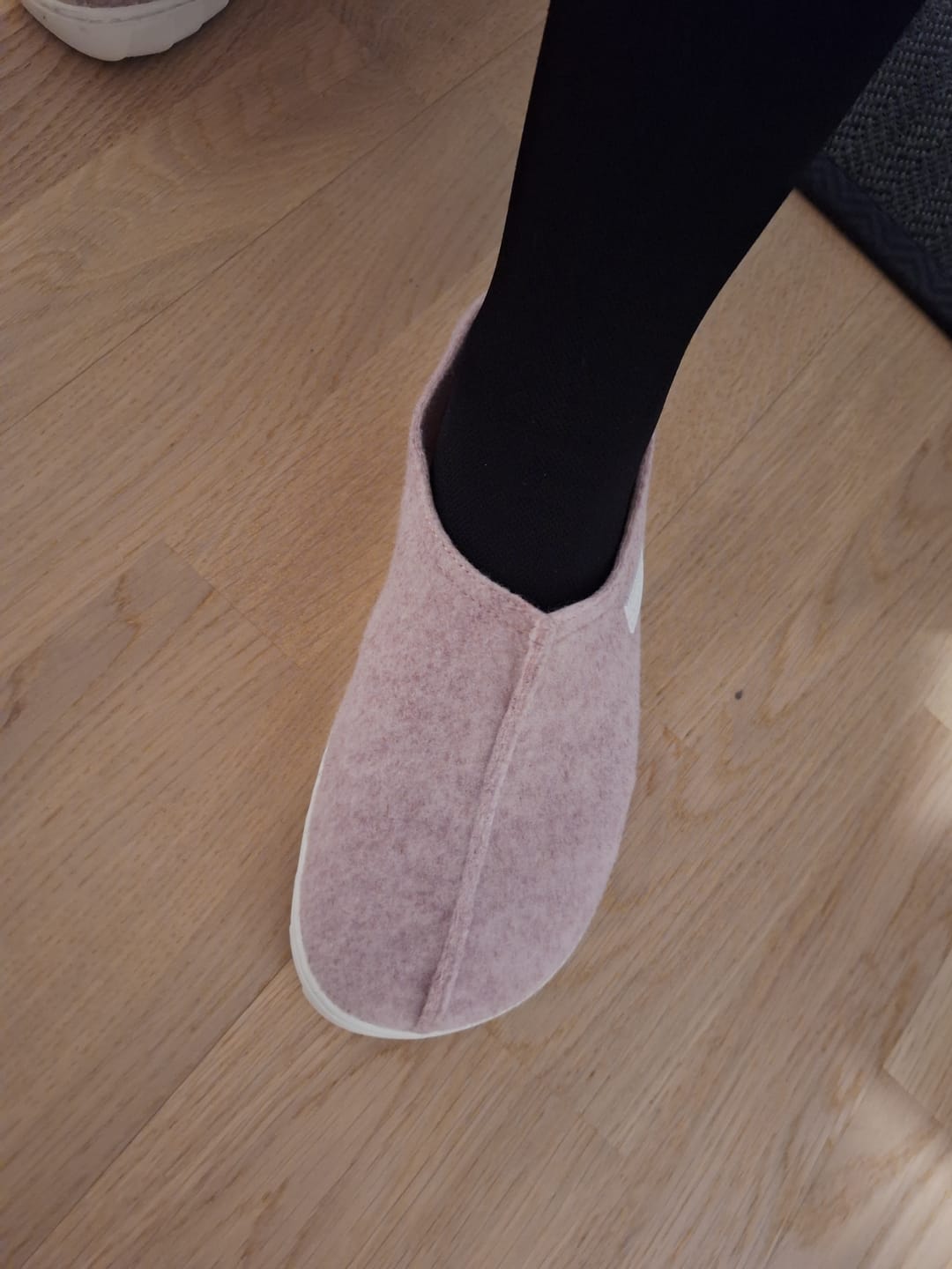 Customer photo review of Vaistoa Toive -paljasjalkatossut
