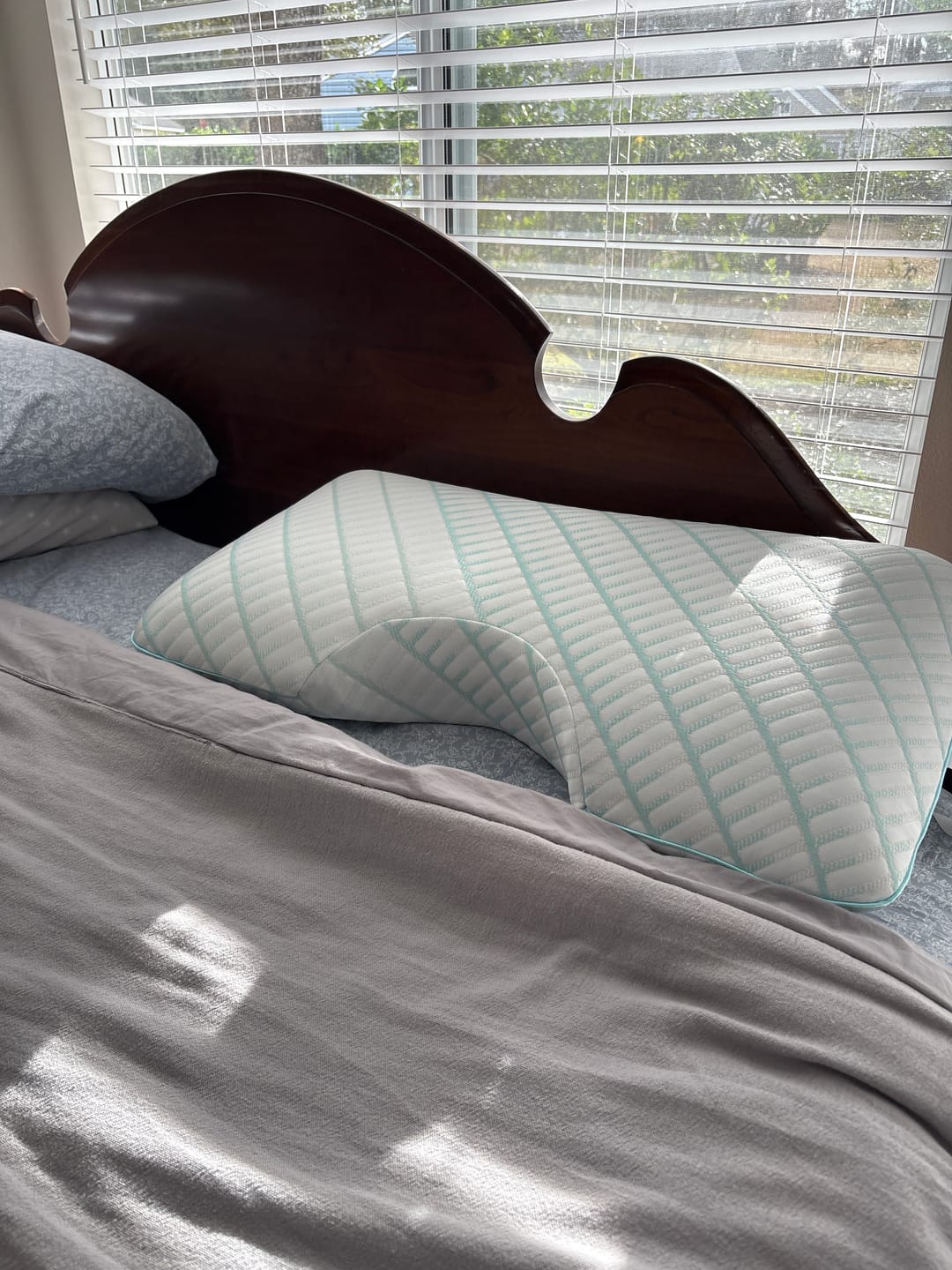 Customer photo review of Blue Ice™ Cool Tech Curve Pillow