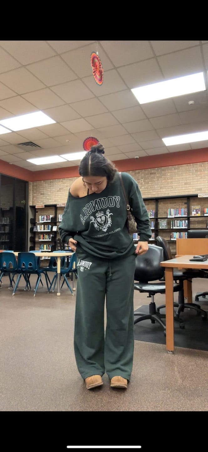 Customer photo review of W5158 - Off-shoulder Pullover