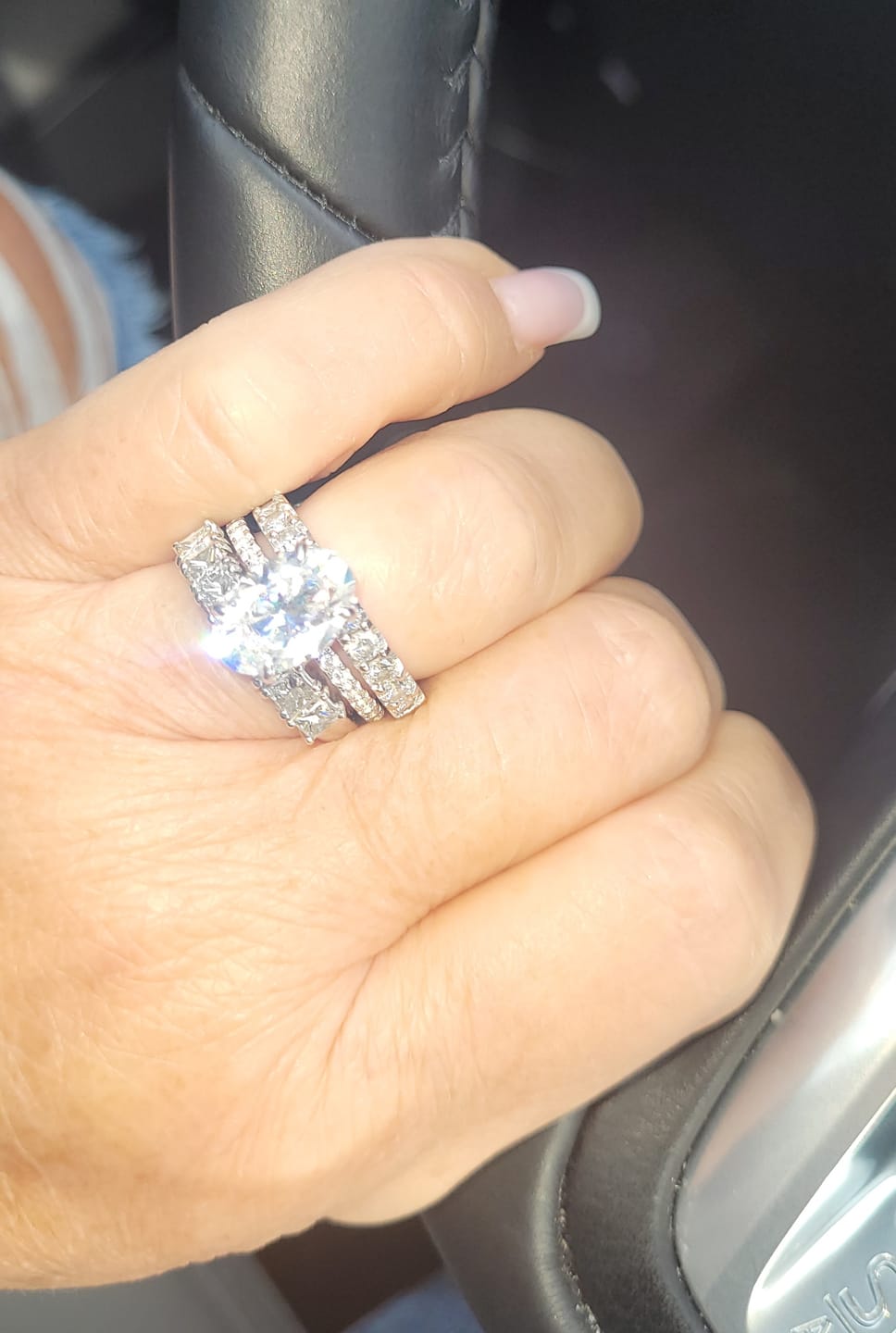 Customer photo review of S925 Louily Moissanite 4.0~5.5 Carat Oval Cut Engagement Ring Stackable Promise Ring For Women