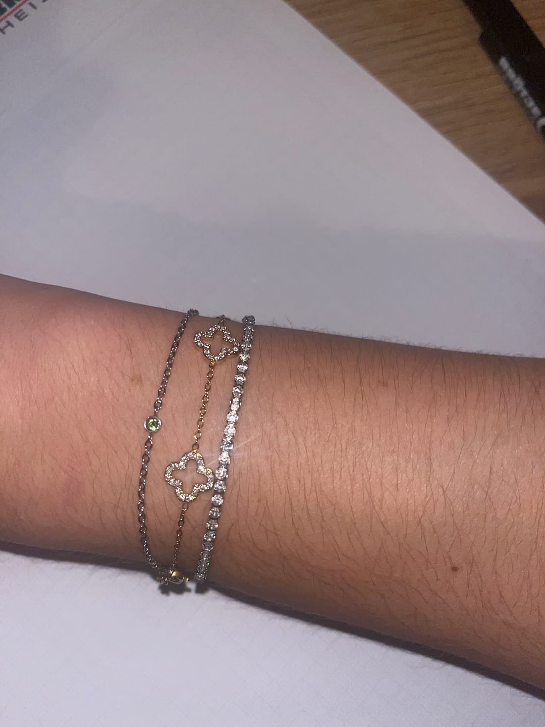 Customer photo review of Spring Lucky Leaf Armband 14K Vergoldet