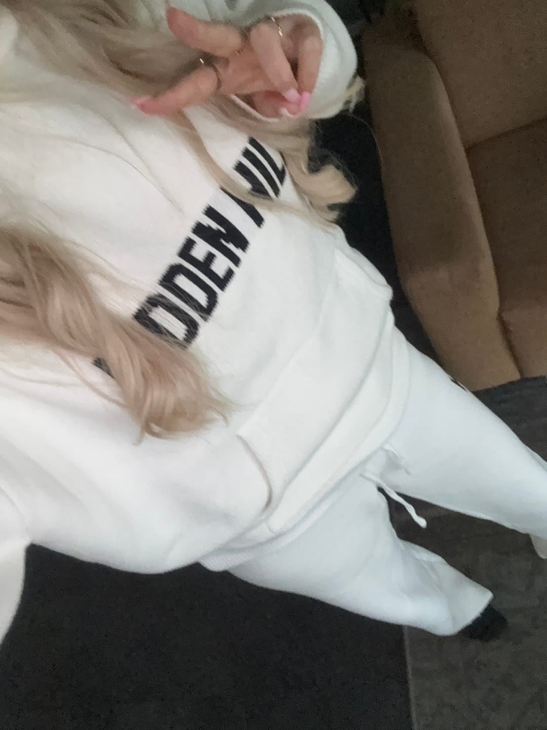 Customer photo review of KNIT SWEATPANTS OFF WHITE