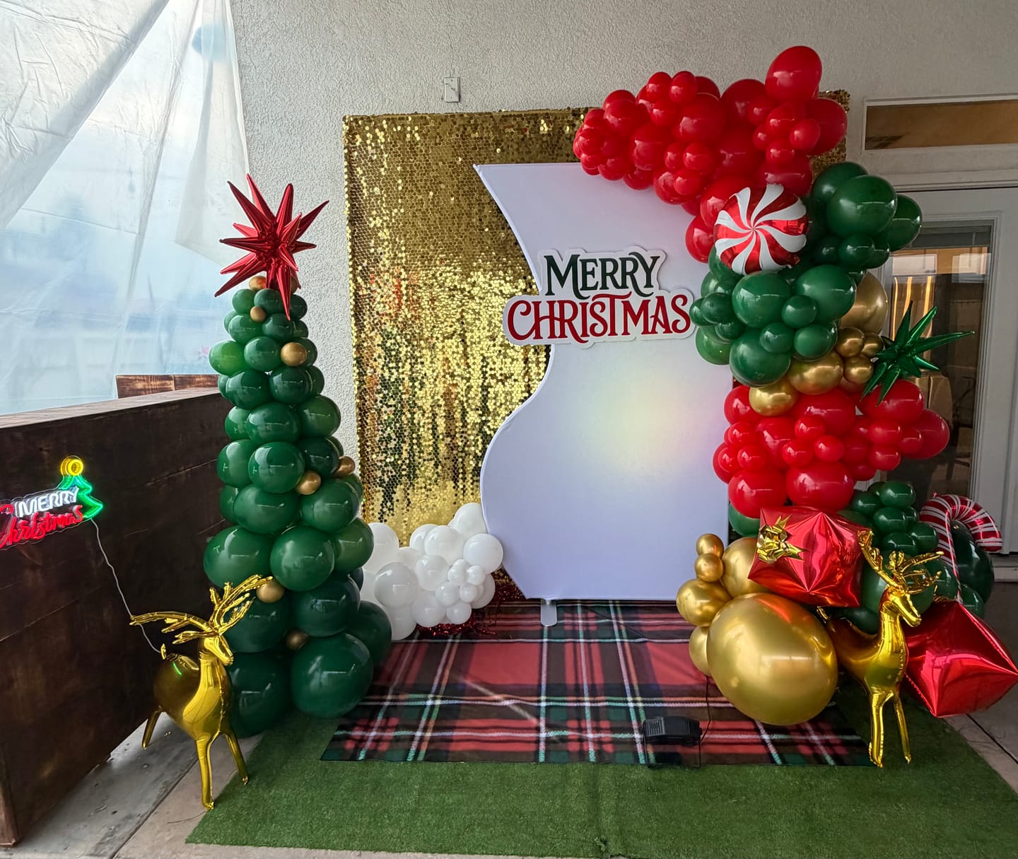 Customer photo review of 4x7ft Half Vase Backdrop Metal Frame Stand for Birthday Event Decoration
