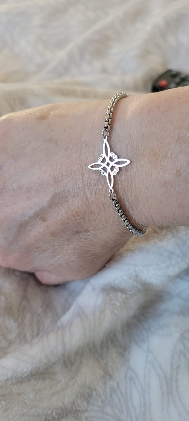Customer photo review of Bracelet "Lien Sacré"- Noeud de Sorcière
