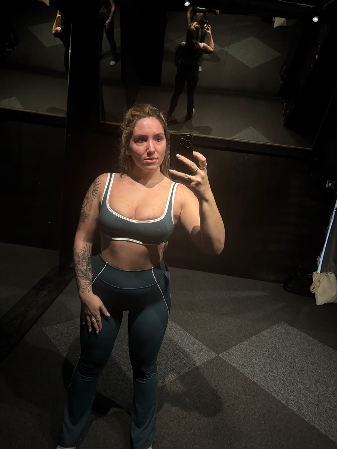Customer photo review of W285 - Elevate Flare Leggings