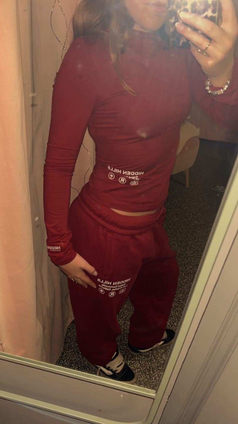 Customer photo review of LABEL LONGSLEEVE TOP BURGUNDY