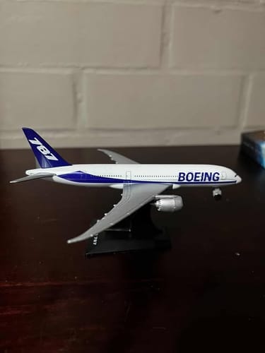 Customer photo review of Avión Boeing 787 - Welly