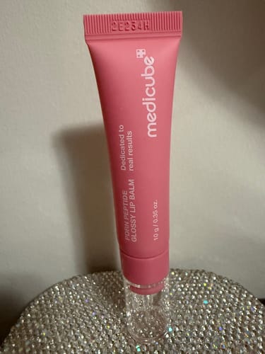 Customer photo review of MEDICUBE PDRN Peptide Glossy Lip Balm