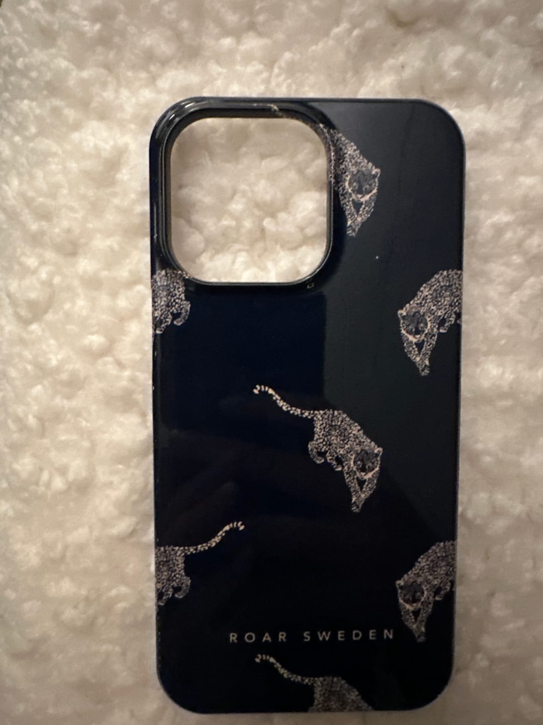 Customer photo review of Kitty Grand - Slim case